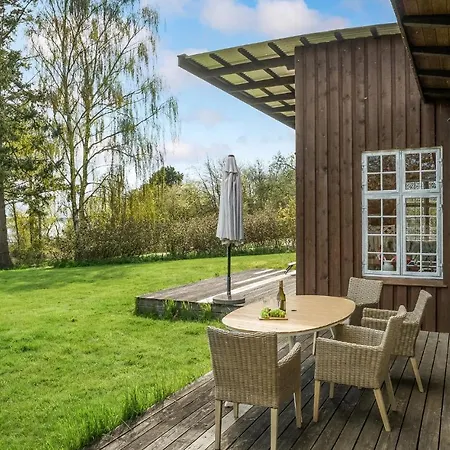 Сasa de vacaciones Two-bedroom In *